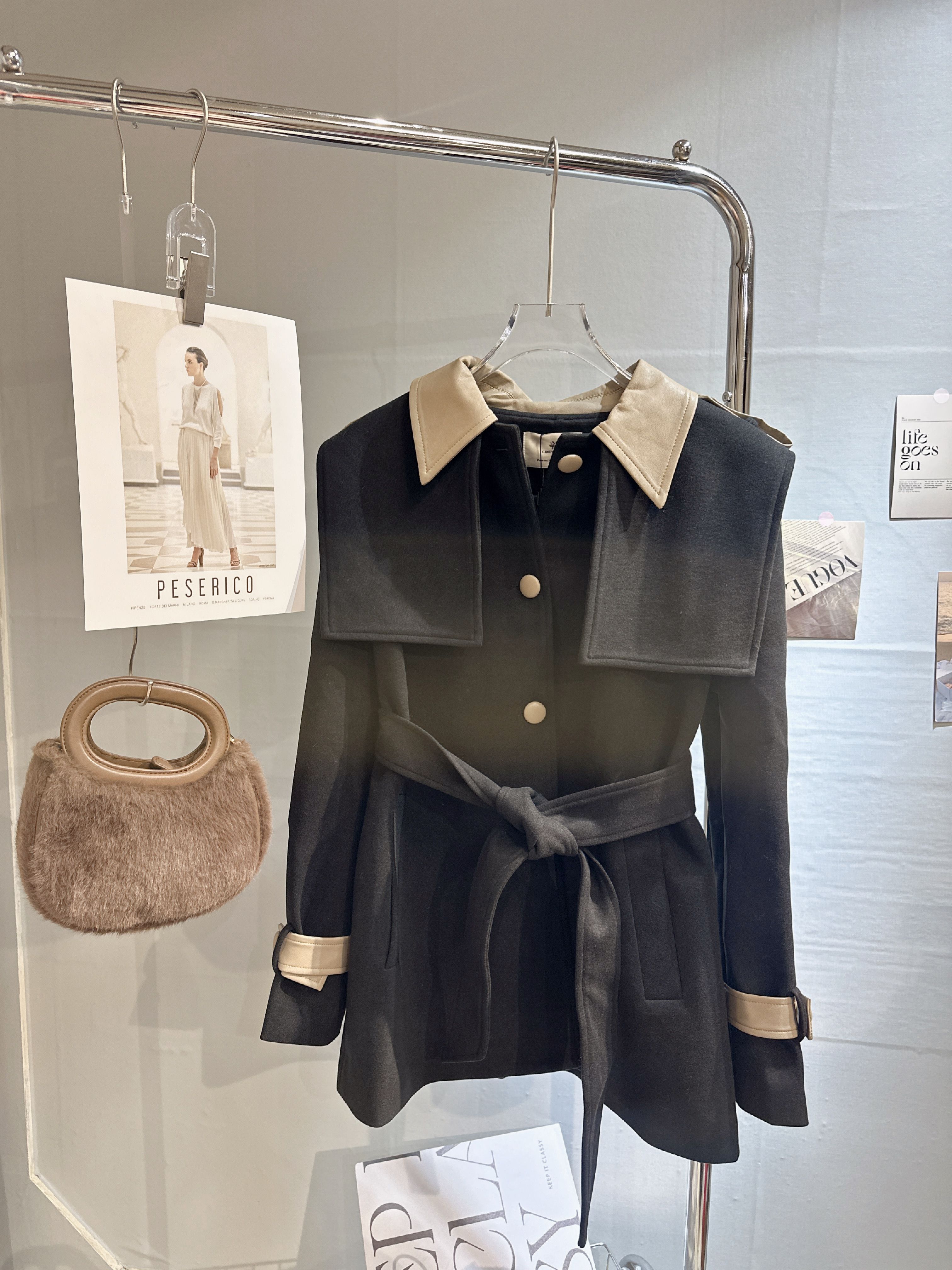 36 超越韓貨質感撞色綁帶大衣