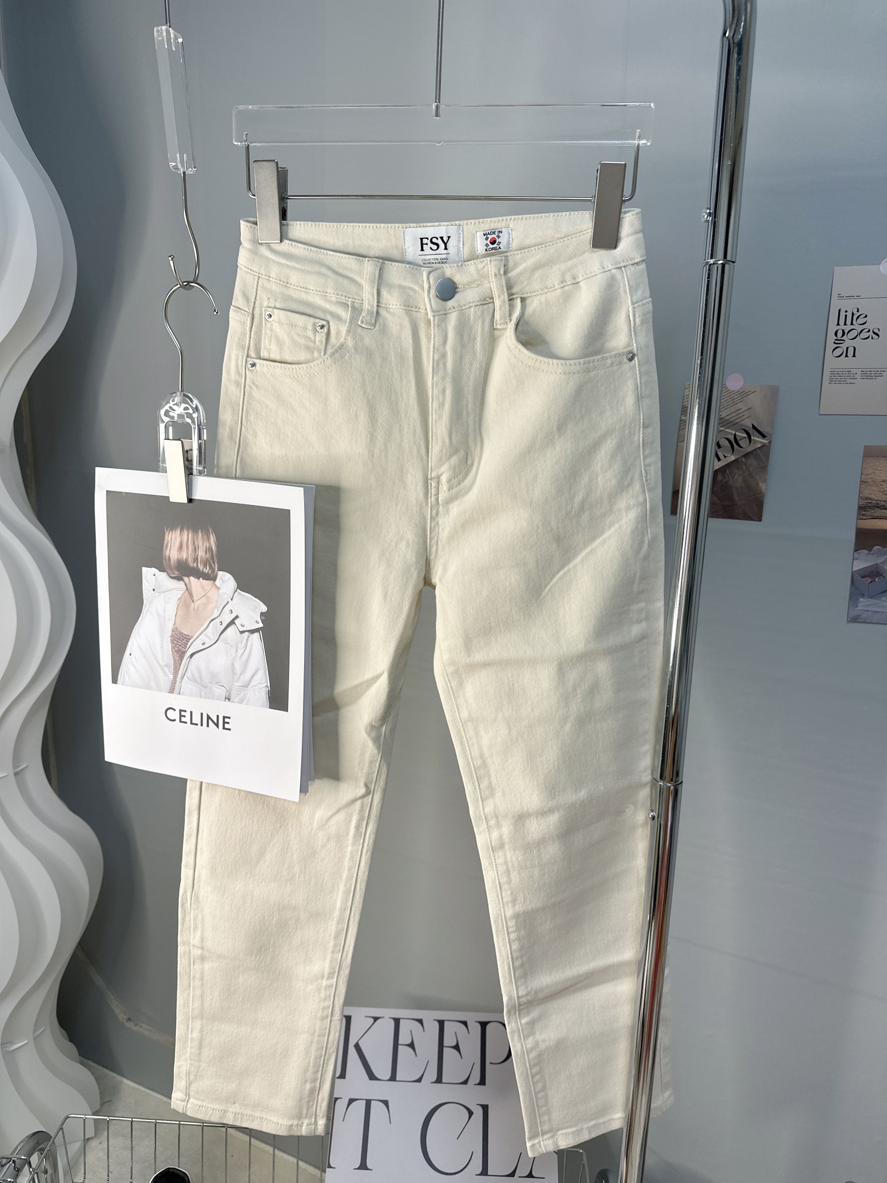 28 奶油直筒丹寧褲（E6700）