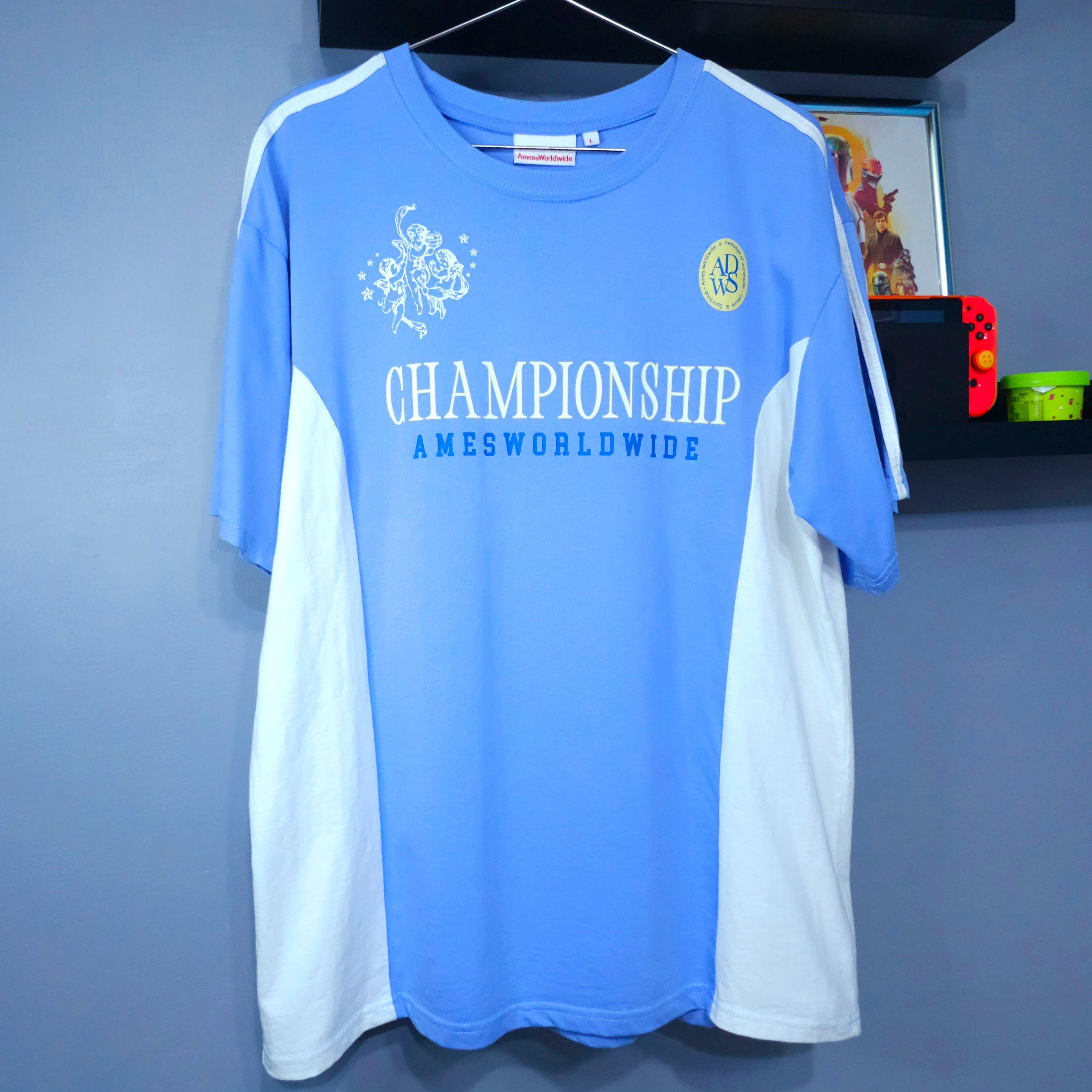 AMES CHAMPIONSHIP TEE 淺藍 短袖T恤 男女皆可穿 23SS
