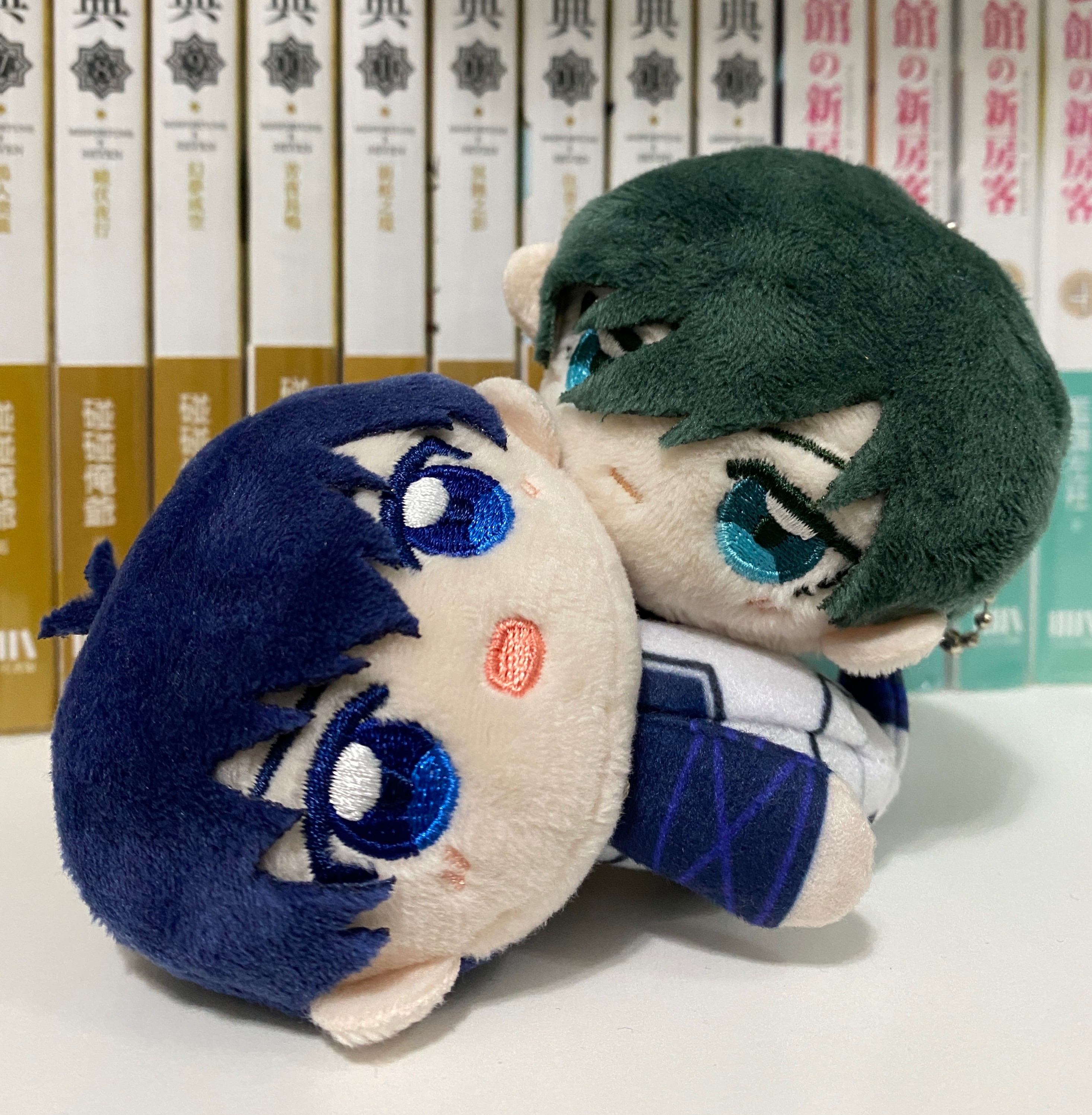 大眼萌妹牽手娃