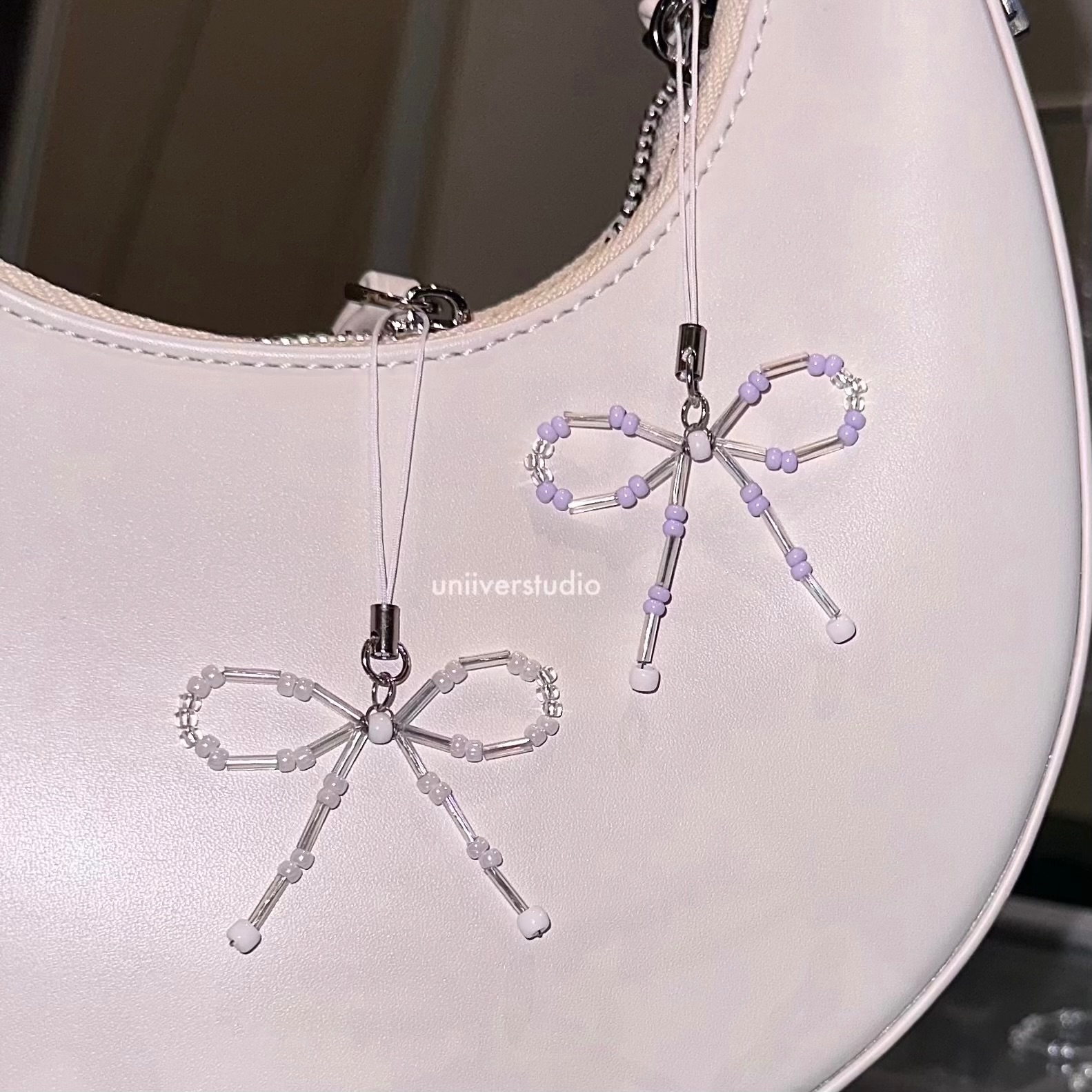 串珠蝴蝶結吊飾 🎀✨🤍 手作串珠蝴蝶結 蝴蝶結吊飾 ⭐️🧚🏻‍♀️ 可愛吊飾 💗