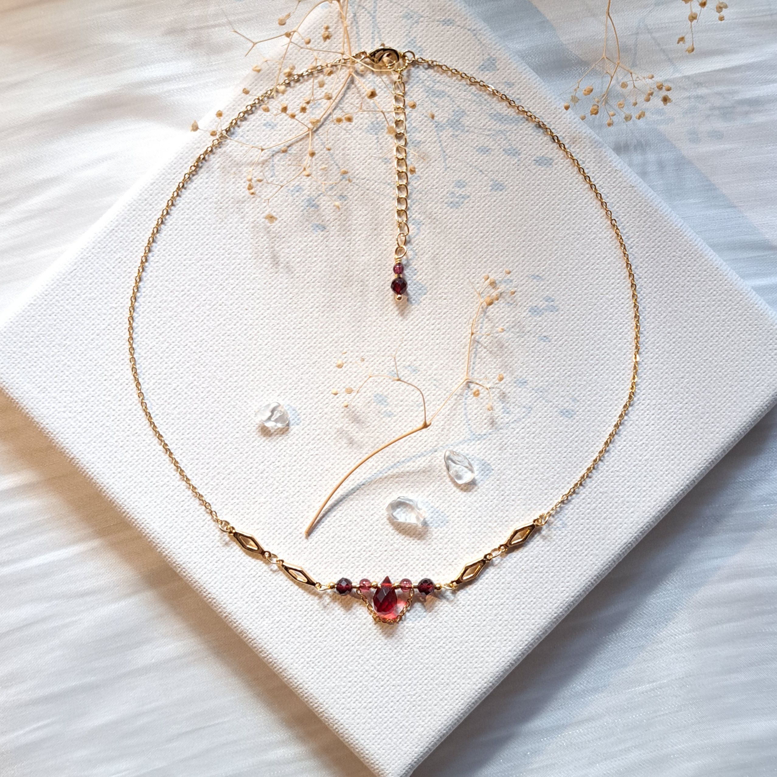 ⊱滴焰｜水滴狀紅色系晶石項鍊⊰
