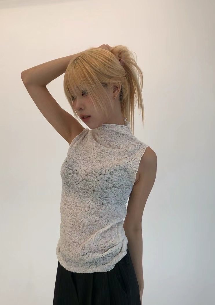 雕花壓紋高領vest（現貨）
