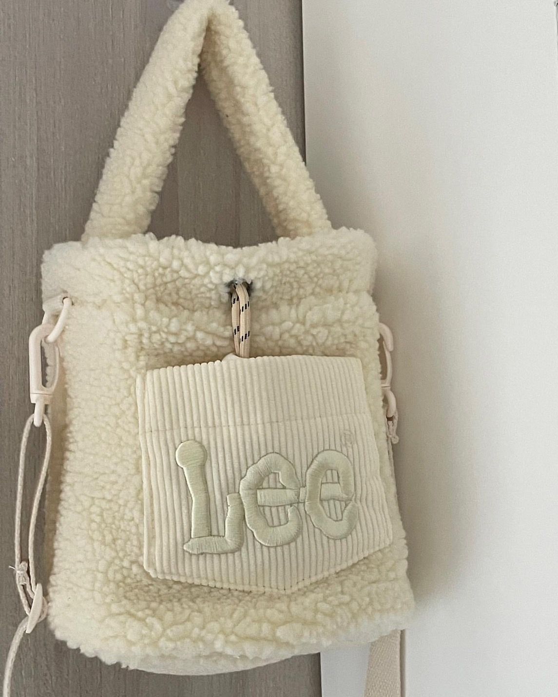 ＜預購＞國外限定Lee 毛絨絨水桶包
