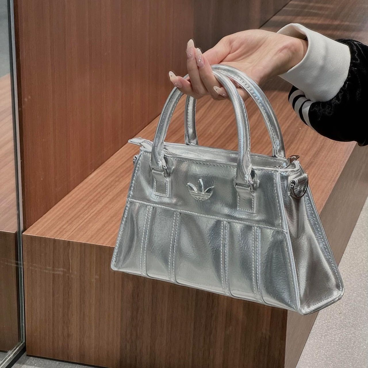 ＜預購＞A D I D A S 沙漏包 銀色 / 黑色 / 奶白