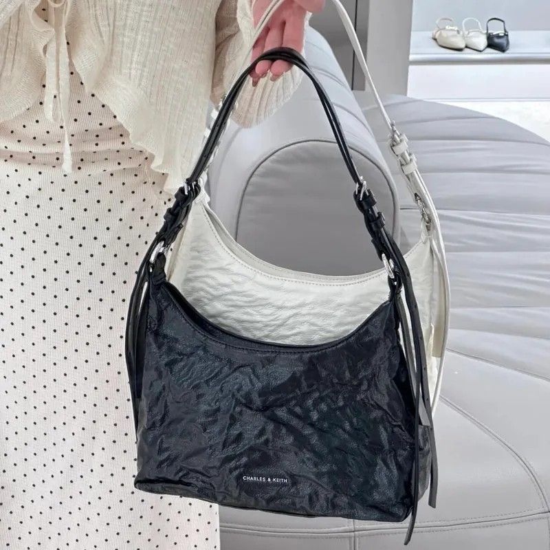 ＜預購＞Charles ＆ Keith Matina 小CK  皺褶包