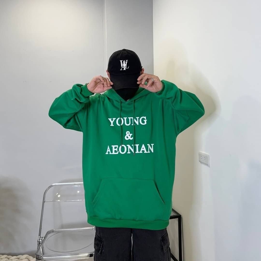 韓系簡約YOUNG英文字帽T