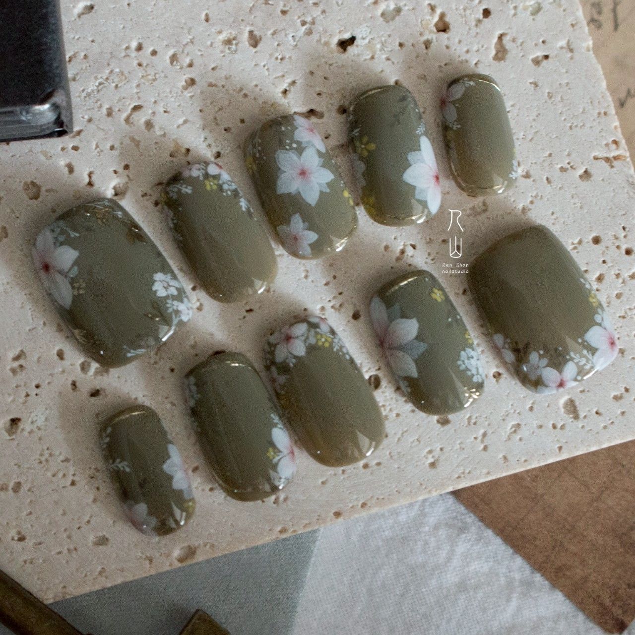 綠蒂花園。穿戴甲