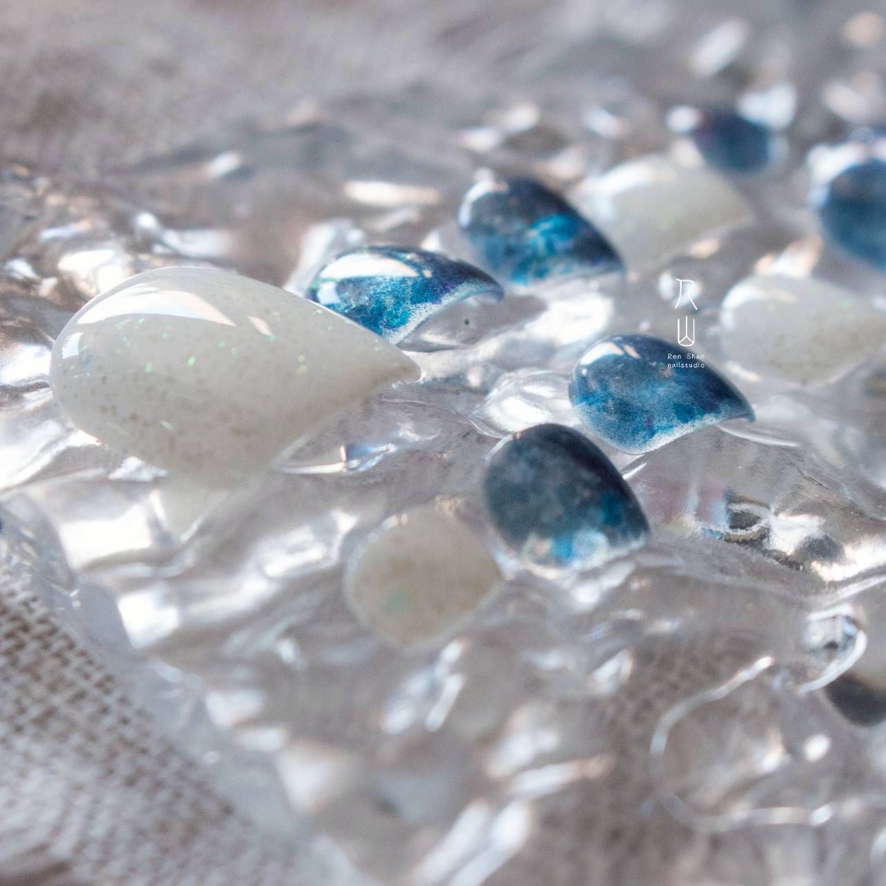 琉璃沙灘。足部穿戴甲