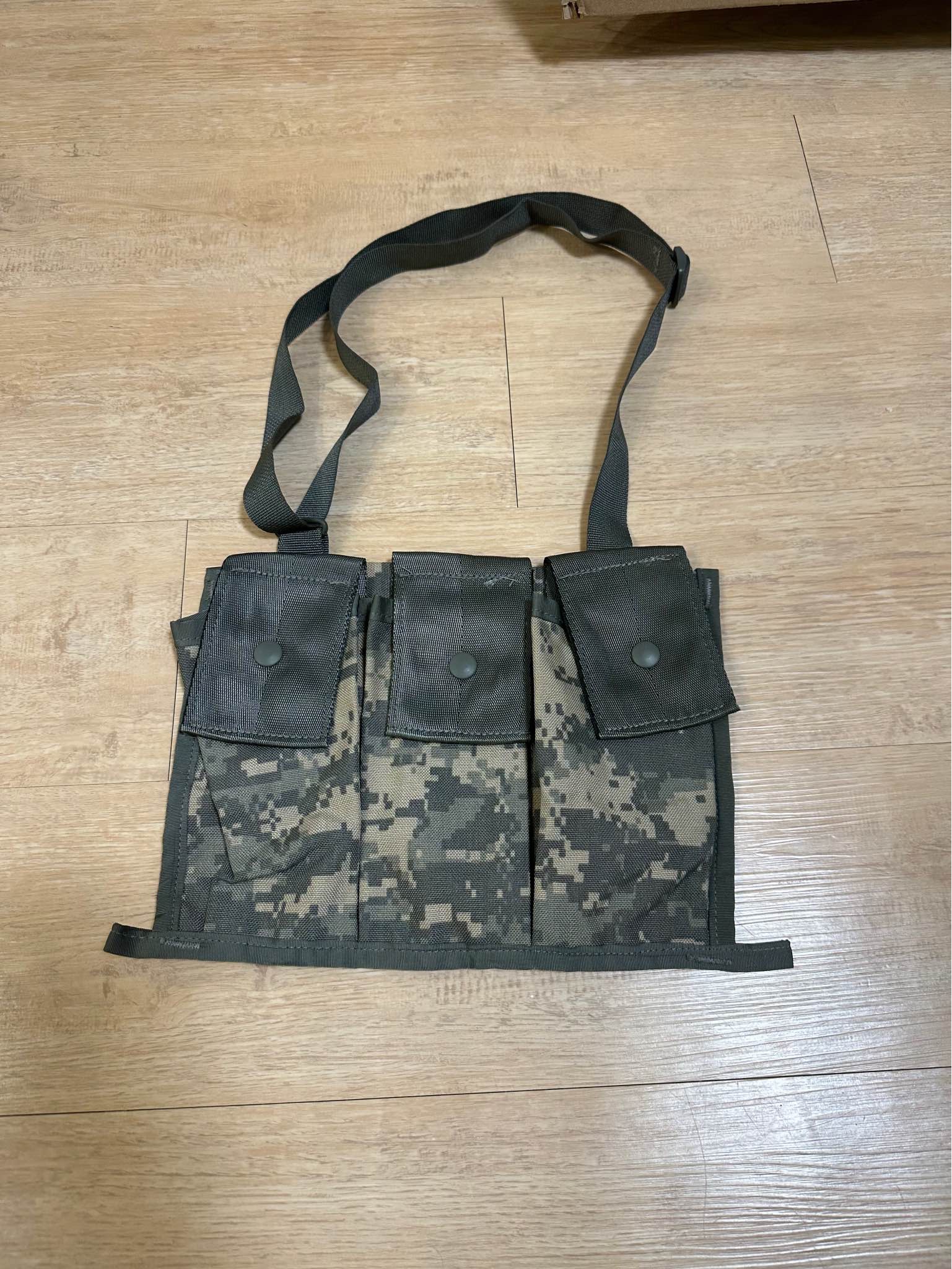 美軍公發數位迷彩MOLLE彈匣肩背包