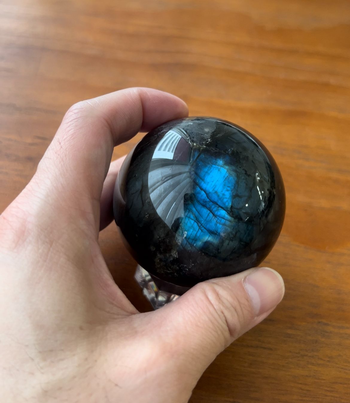 0229-限量-拉長石球約6.3cm 大片藍+千層光（送大冰塊白水晶 含木座＆底座）
