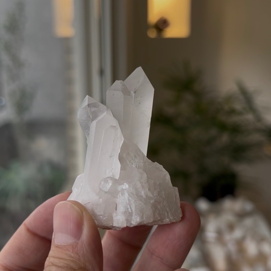 好能量x淨化力強的白水晶簇_A05，排負能量＆顯化必備