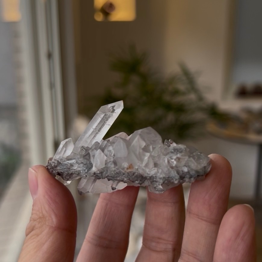 好能量x淨化力強的白水晶簇_A08，排負能量＆顯化必備