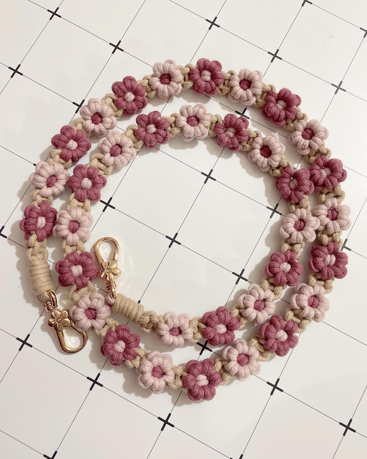 乾燥玫瑰奶茶手機掛繩 手機吊繩 花花手機掛繩 花朵掛繩