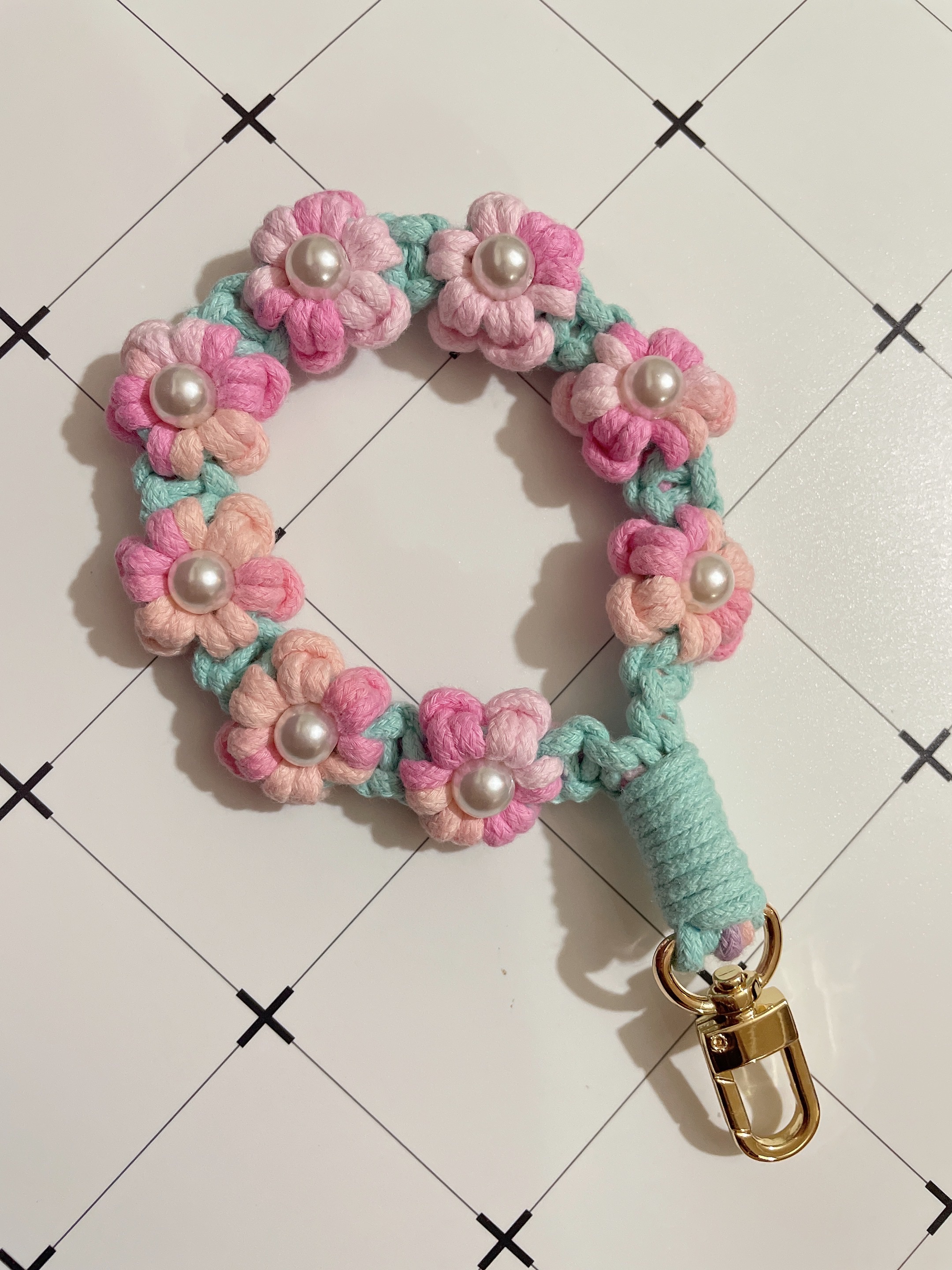 漸層花花編織珍珠手腕繩