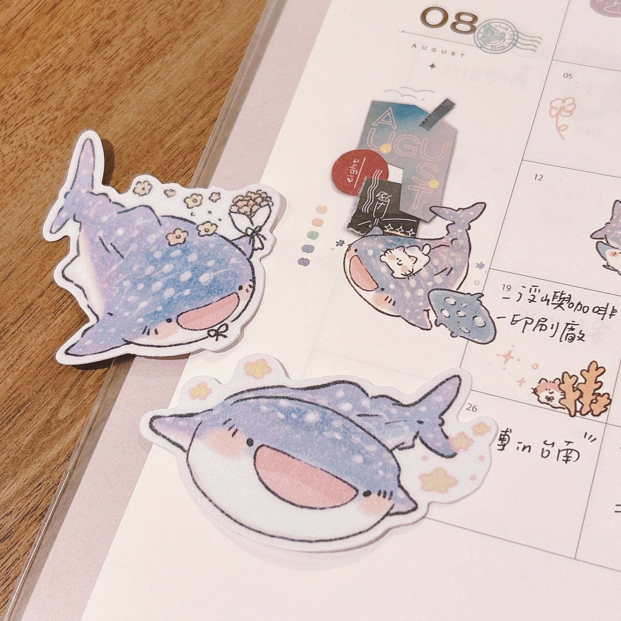 ｜魚餅一隻熊｜快樂鯨鯊 防水貼紙