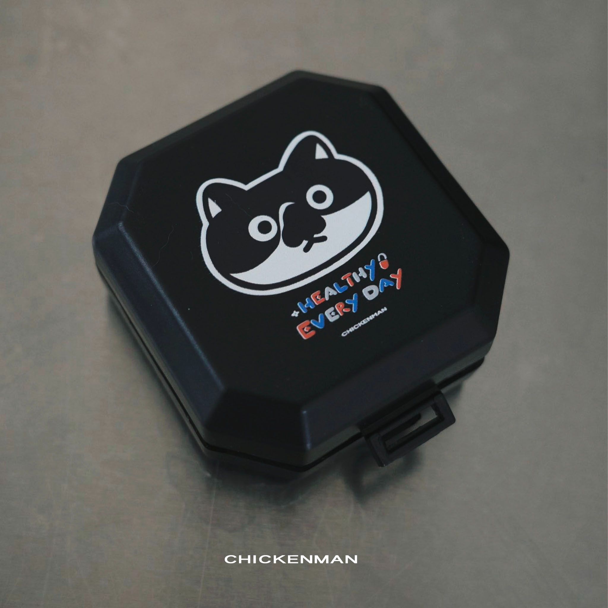 爛同事chickenman藥盒💊