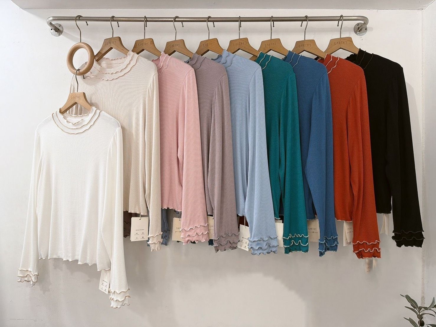 New！推推超親膚秋冬必備撞色木耳邊內搭（共九色）