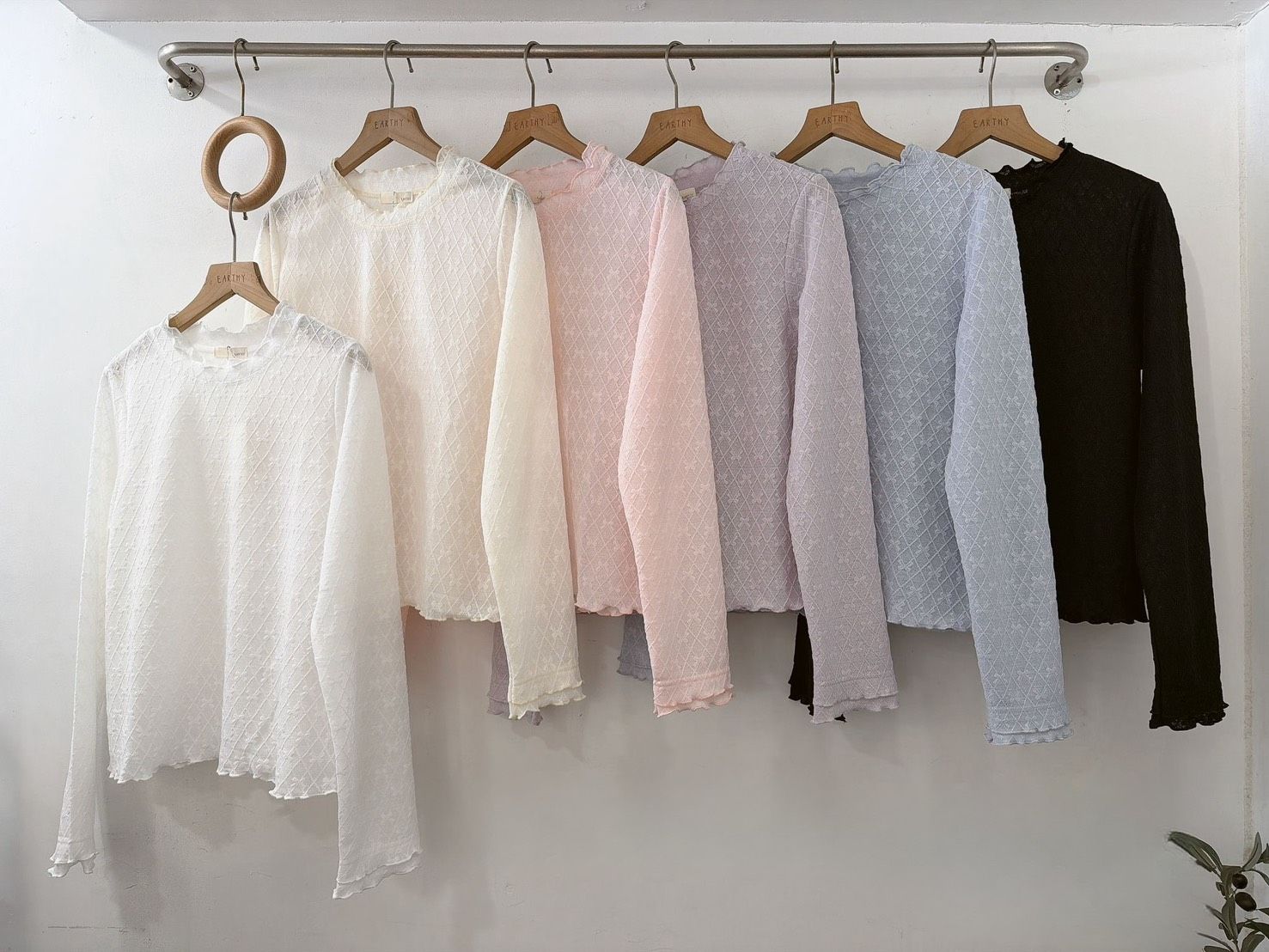 糖果色蝴蝶結刺繡內搭