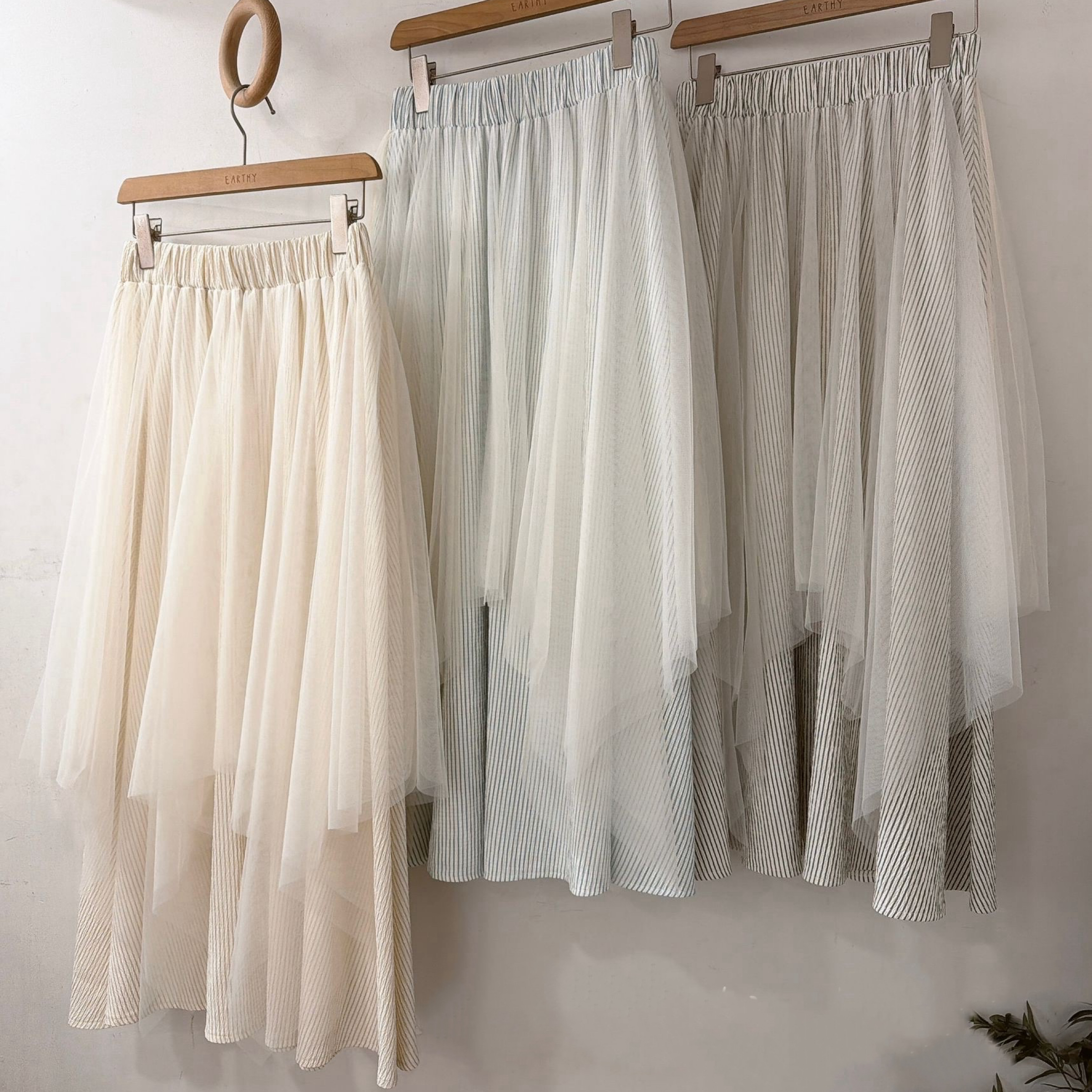 不規則直條紋拼接紗半身裙（共三色）