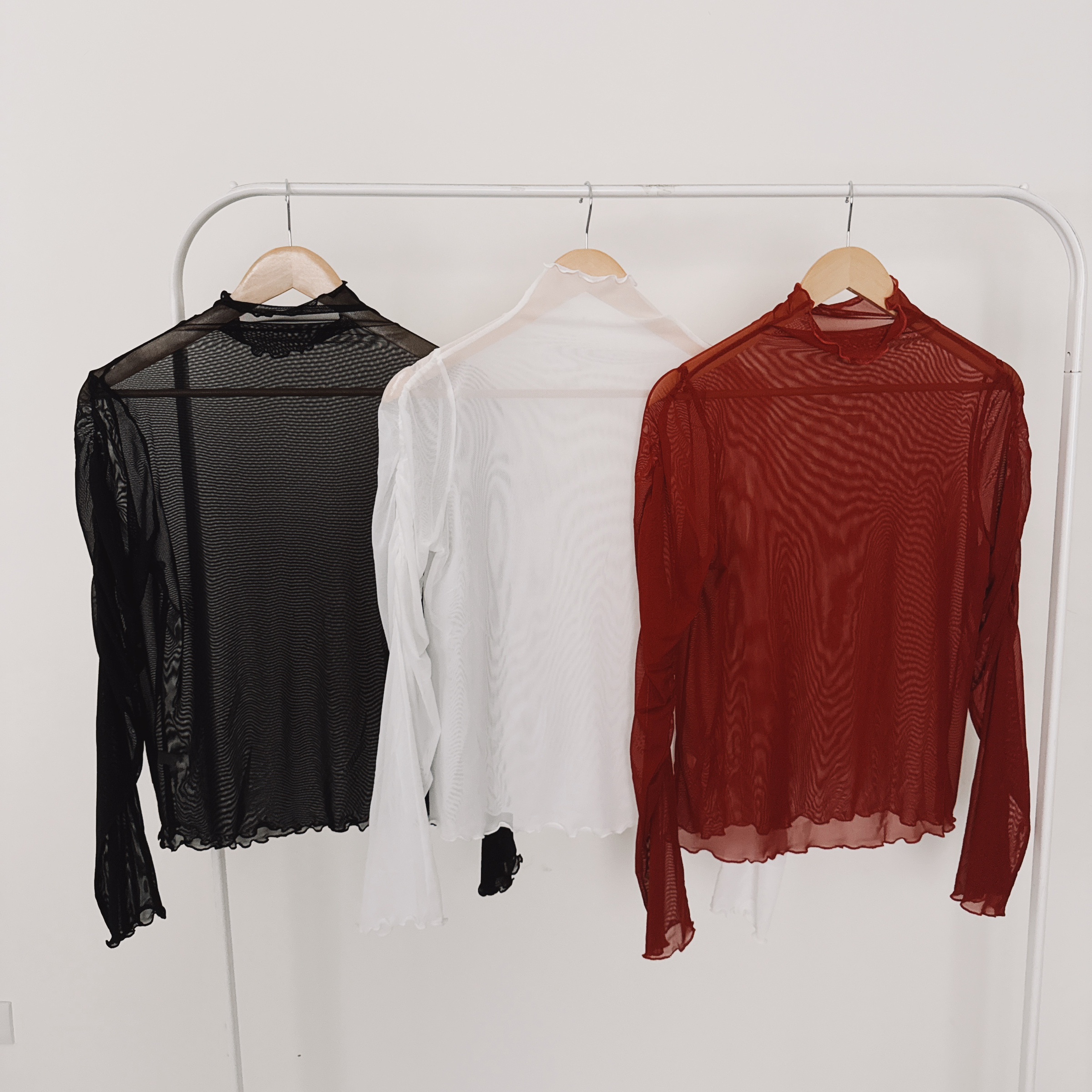 自留款！超有彈性側抽縐內搭上衣（共三色）