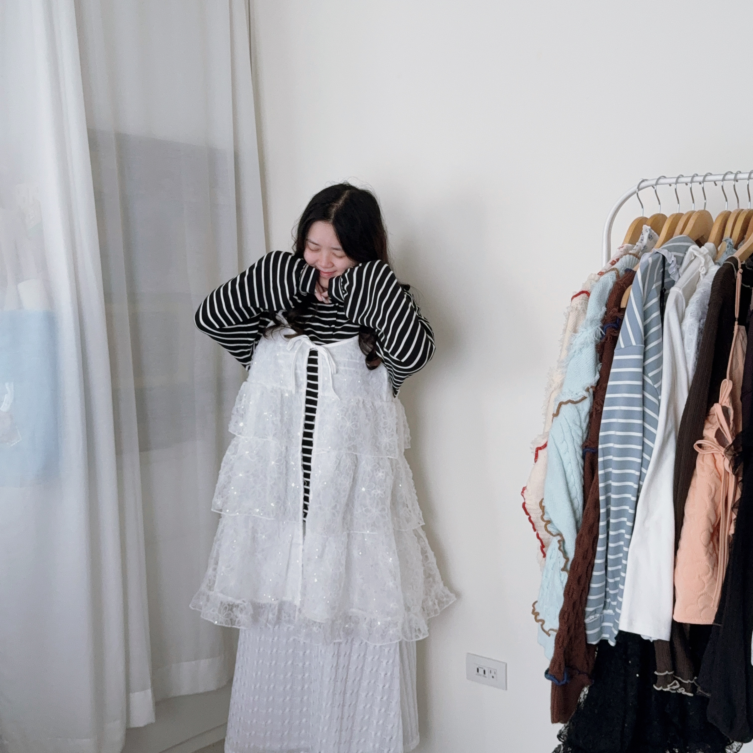 絢爛煙火🎆份量感刺繡花花綁帶背心（共兩色）