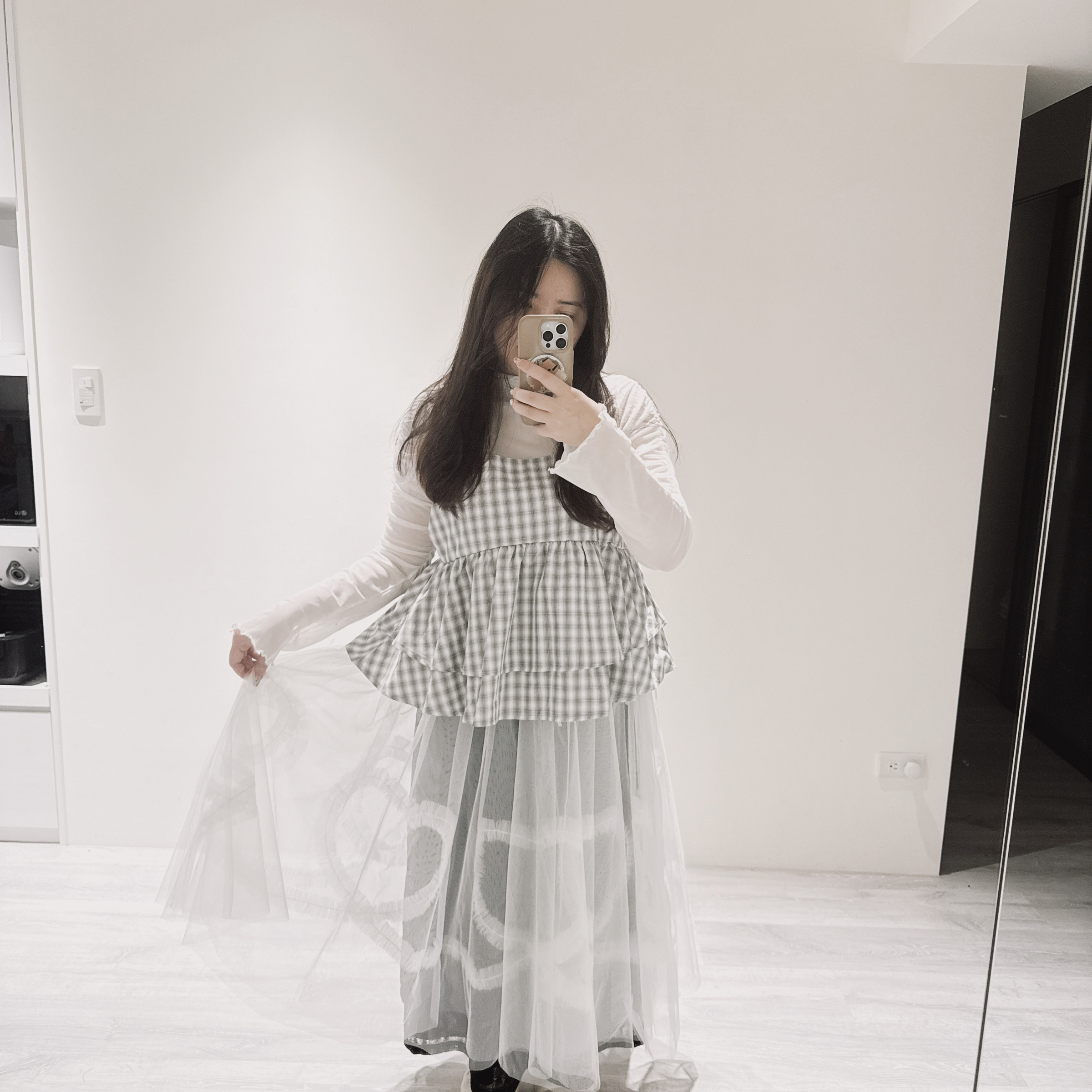 設計師款裙擺愛心外罩紗（共三色）