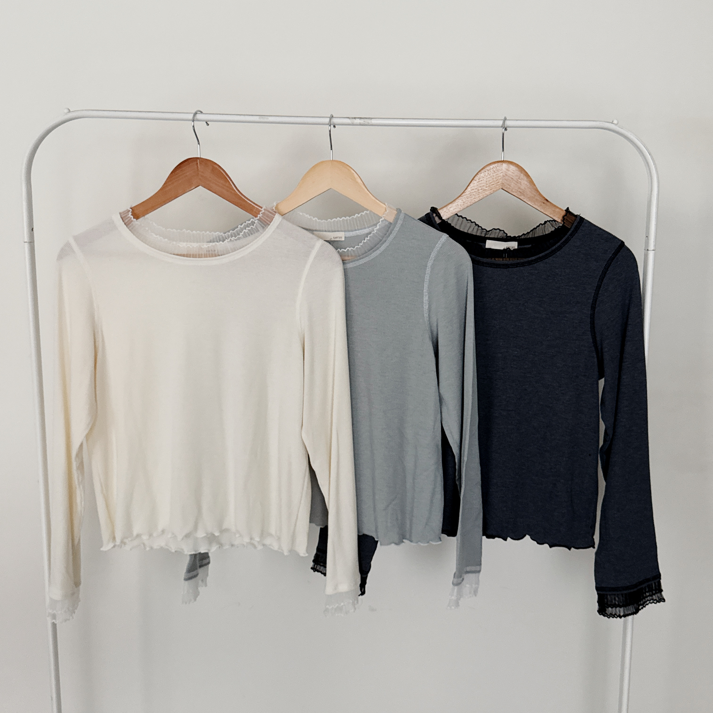 自留款超親膚！拼接蕾絲上衣