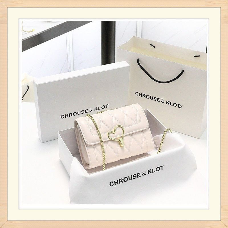 愛心釦小香風側背包