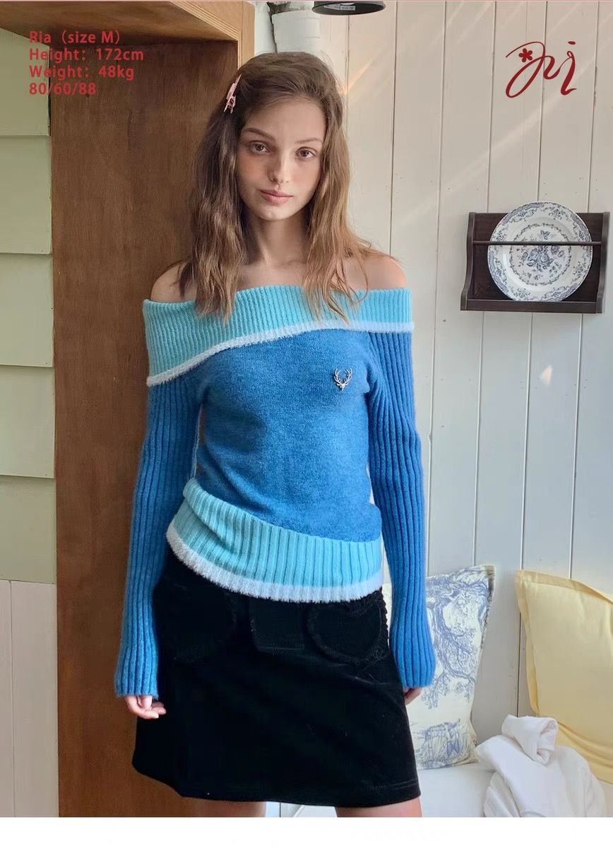 倫敦軼事撞色復古藍一字領毛衣 胸針可拆兩穿