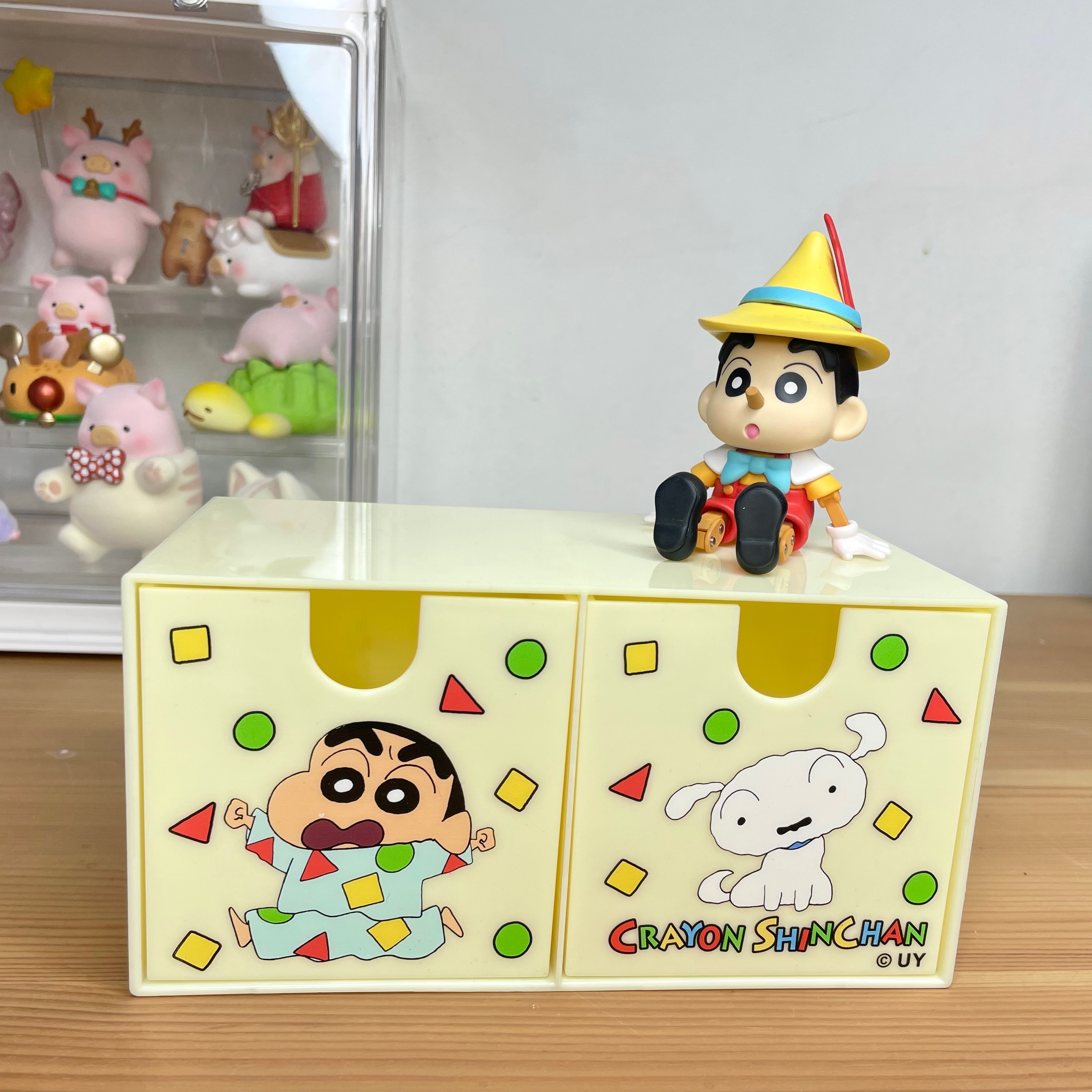 蠟筆小新 辦公用品 桌上小物 兩格抽屜 收納盒 【台灣現貨】叭布玩具