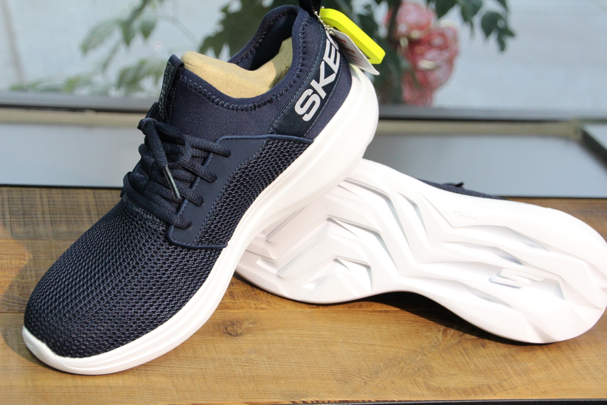 7-11 高爾夫柑仔店快閃商品 SKECHERS GO RUN FAST 深藍色款 US9.5 加贈手拿包