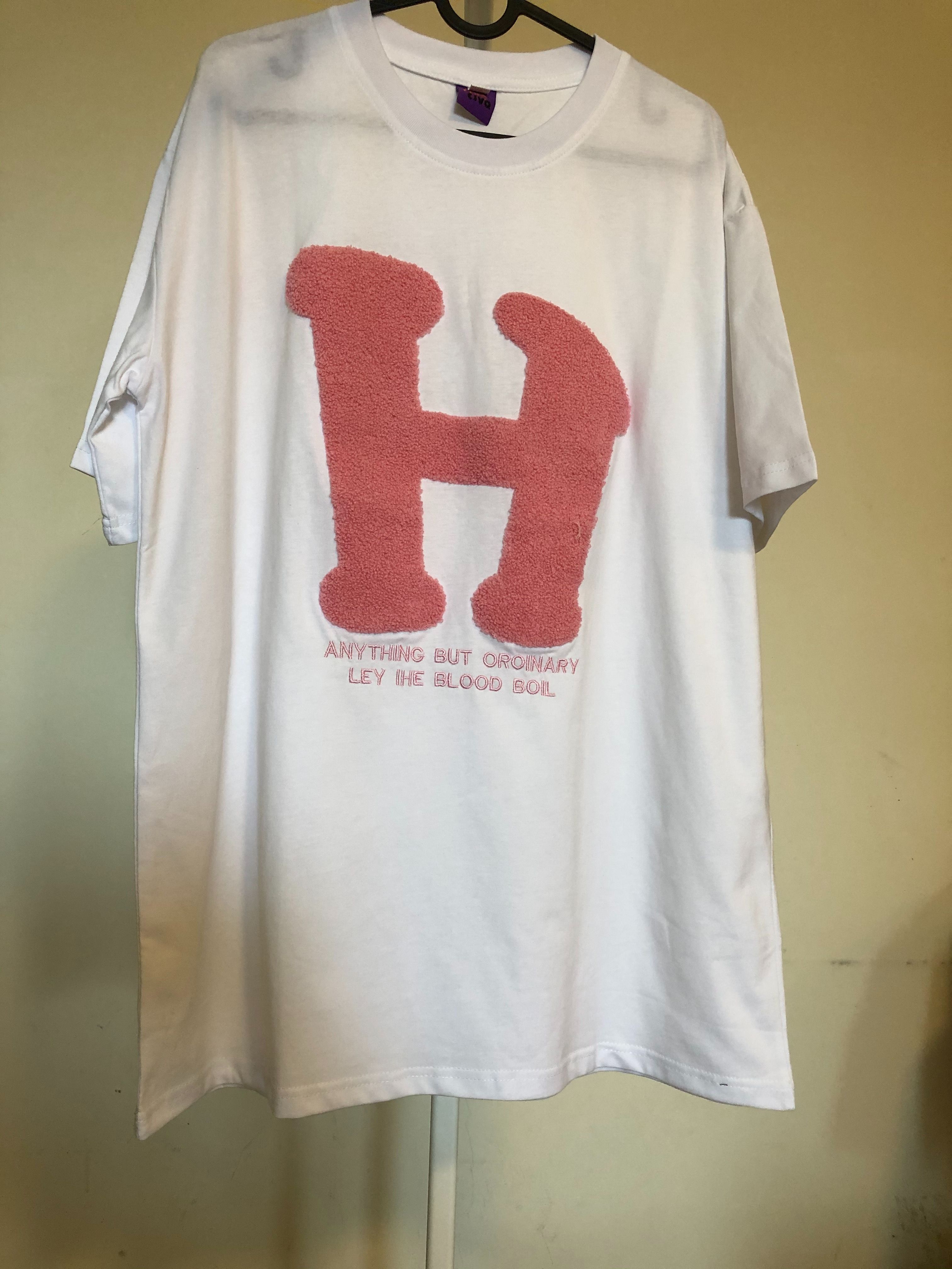 28.H字母T恤