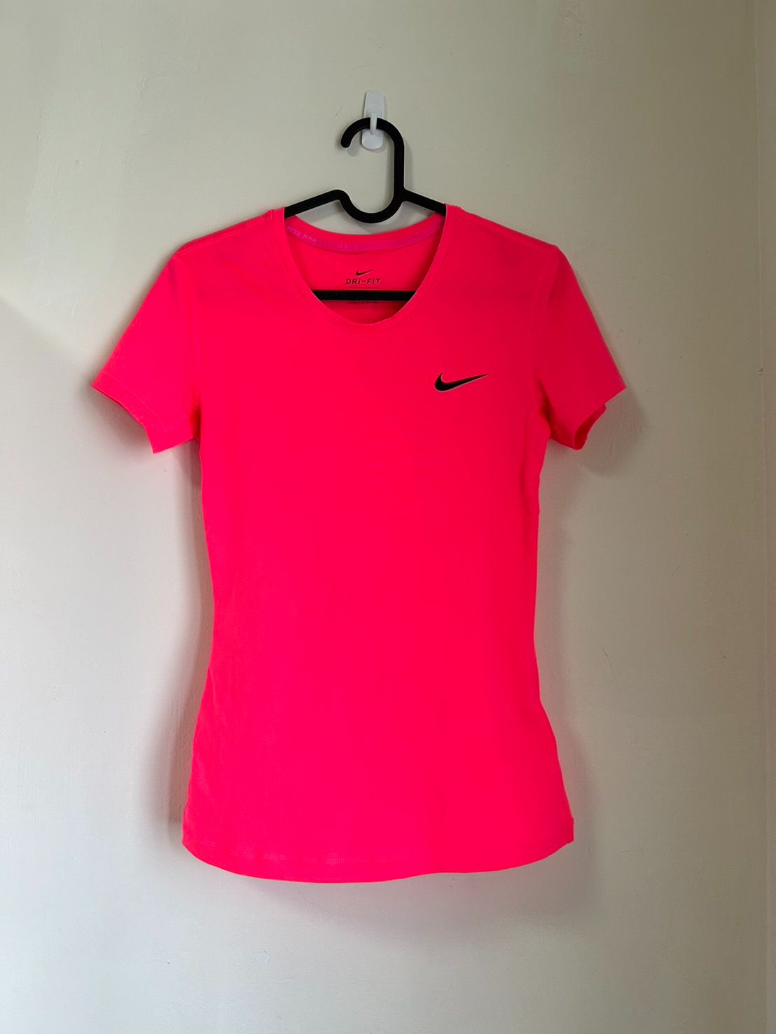 NIKE PRO螢光運動上衣