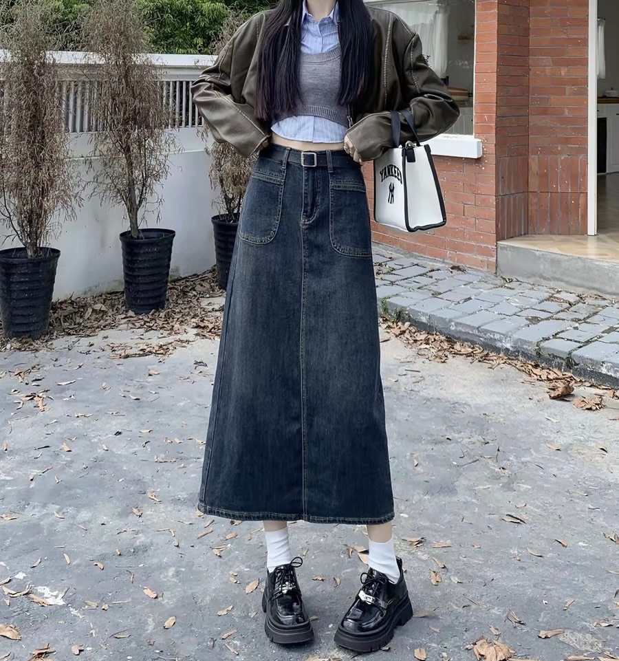 深藍色牛仔裙