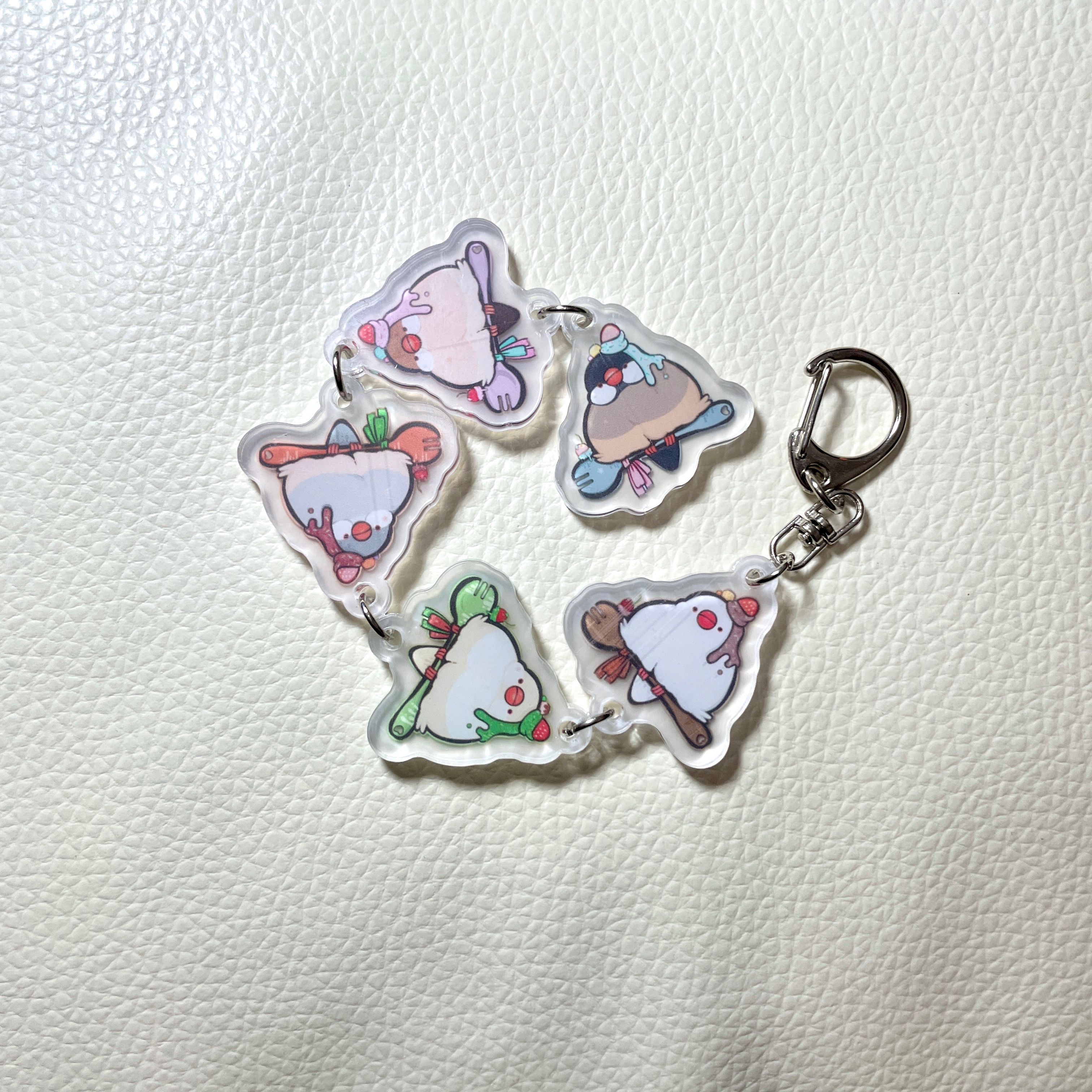 絕版展示【一坨鳥坨坨】五連串串壓克力鑰匙扣 @tuotuo.niao
