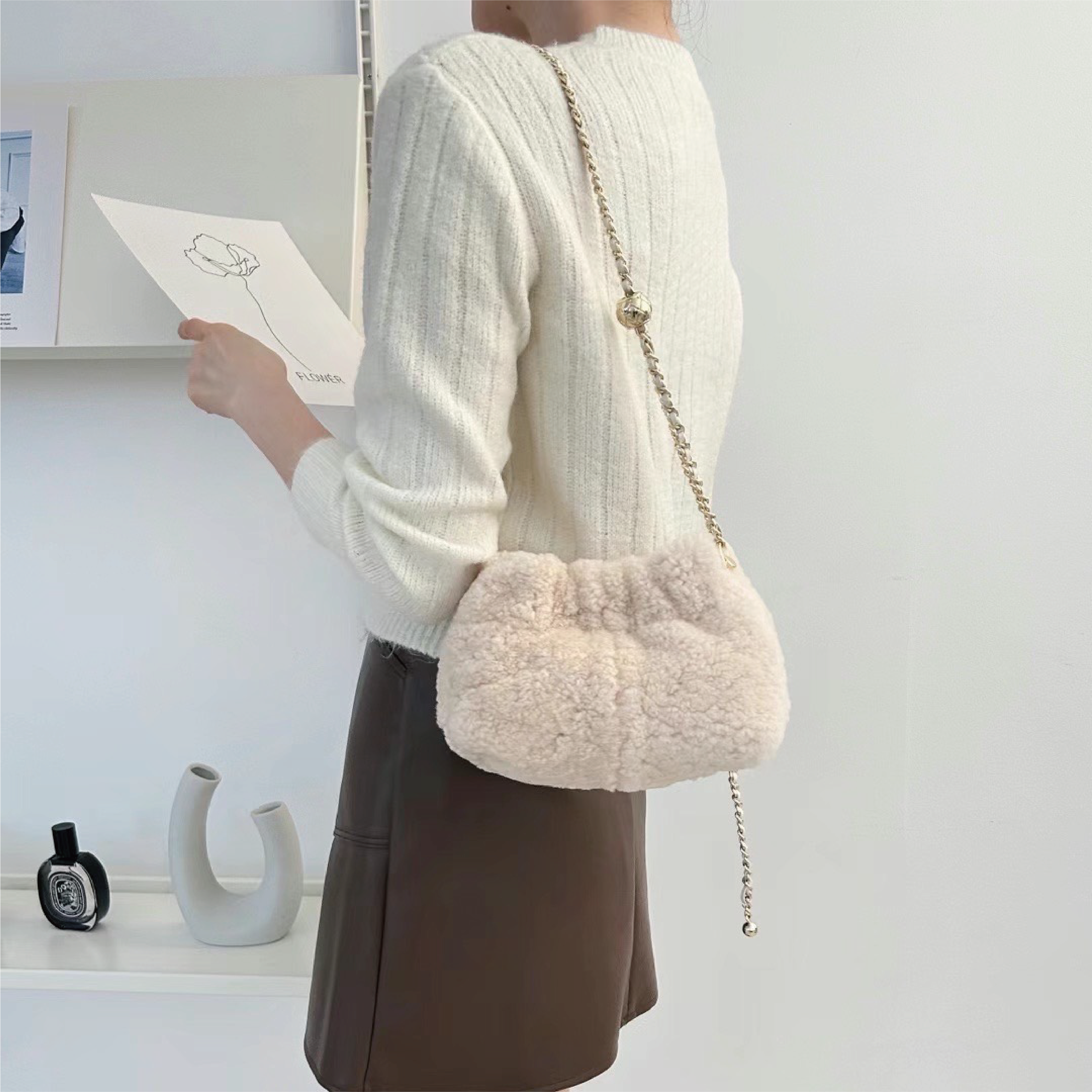 🤎羊毛小金球鏈條包 金球鏈條🉑絲滑調節 毛絨絨質感雲朵造型 超級可愛😍 近期熱賣款🔥