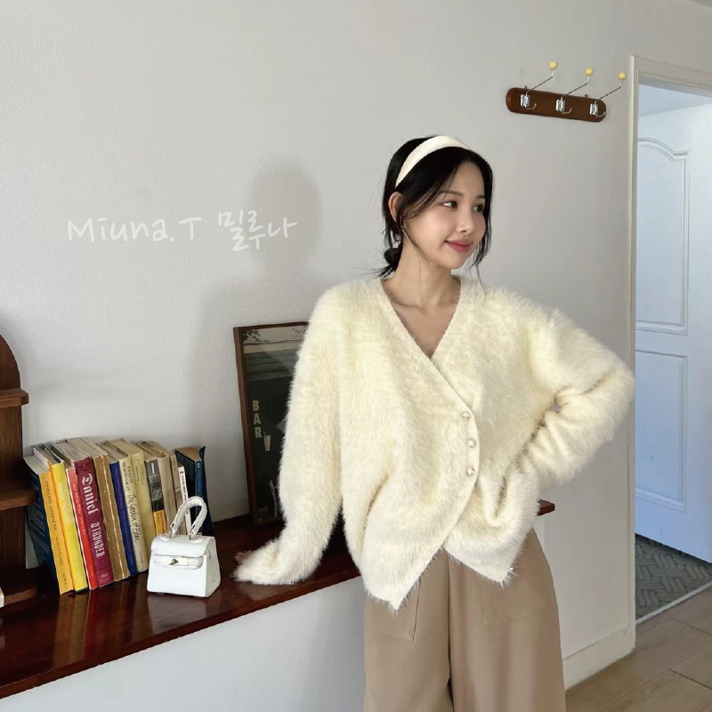 ⭐️韓國BOLD  V領毛絨絨針織毛衣外套