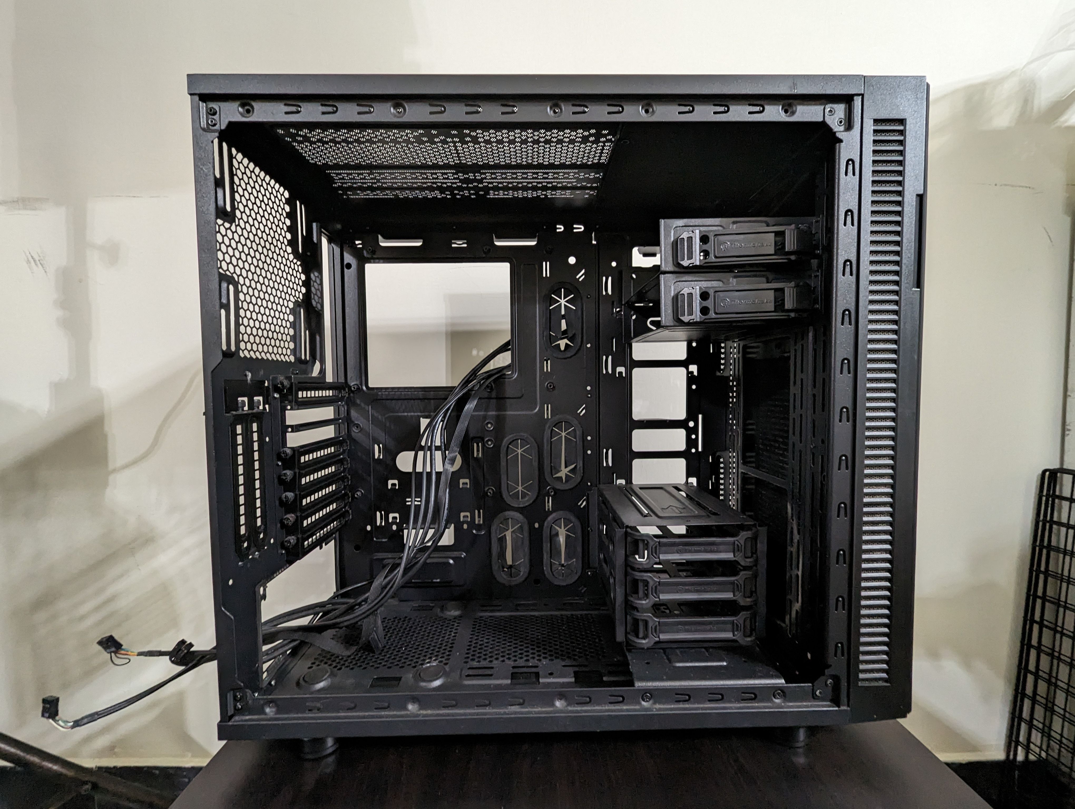 Thermaltake 曜越 Suppressor F31 ATX 機殼 （限面交）