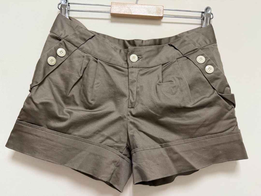 💎全新品 卡其緞面短褲