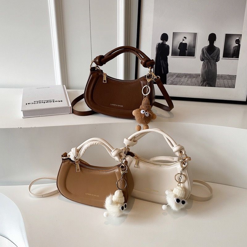 Auudre高级感爆款百搭质感斜挎/手提小方包（贈圖中吊飾）