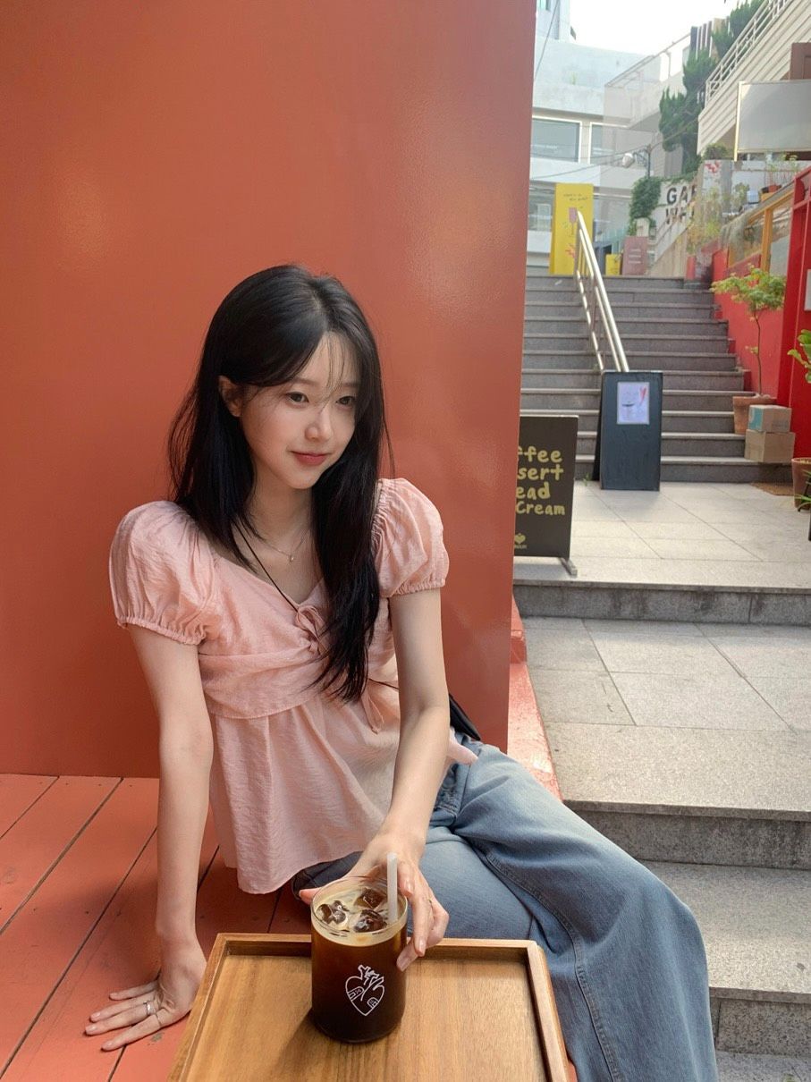 正韓現貨 法式浪漫v領抓皺澎袖blouse