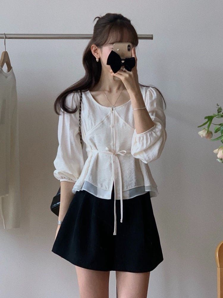 正韓現貨 推薦! 世研歐膩的簡約圓領綁帶層次感blouse