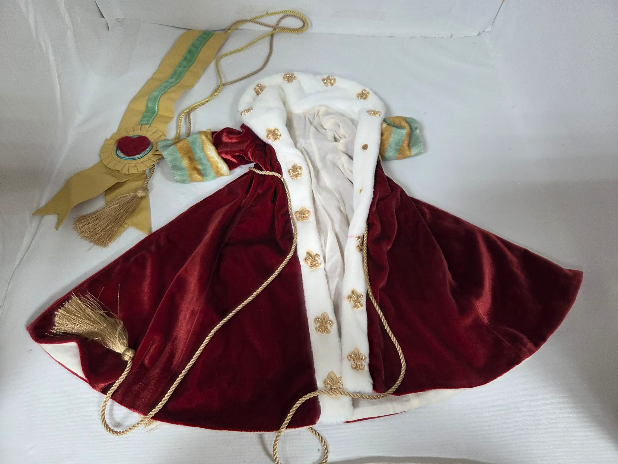 昕汝紅皇后外袍四分