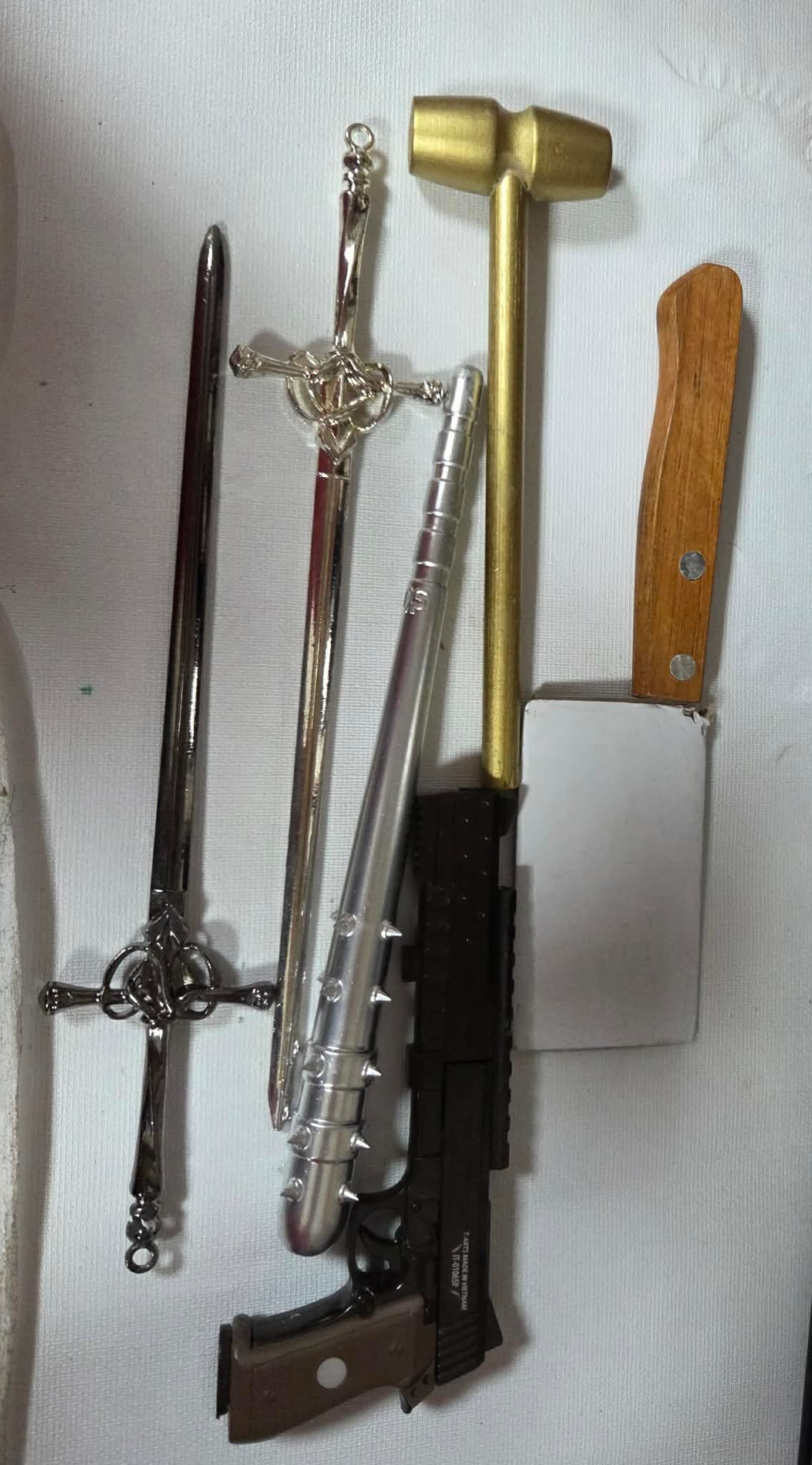 六個小東西一起出