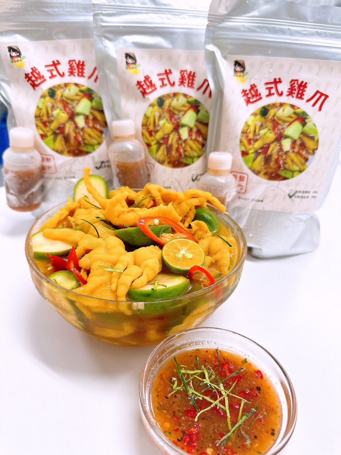 4號組合 3 包涼拌湯雞爪全去骨 （有放青芒果 ） 3 xả rút