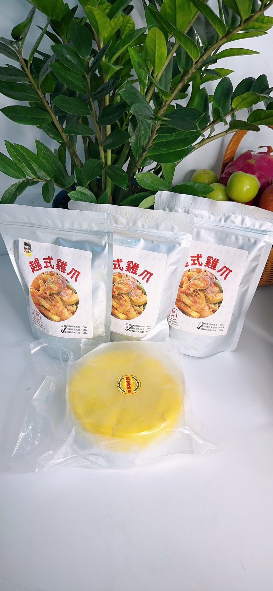14號組合 3包酸辣去大骨+1個榴槤蛋糕 3sốt 1sầu to