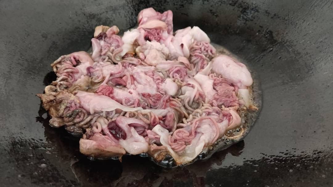 《虱目魚腸》虱目魚全身都是寶，只要新鮮就是美味😋😋😋