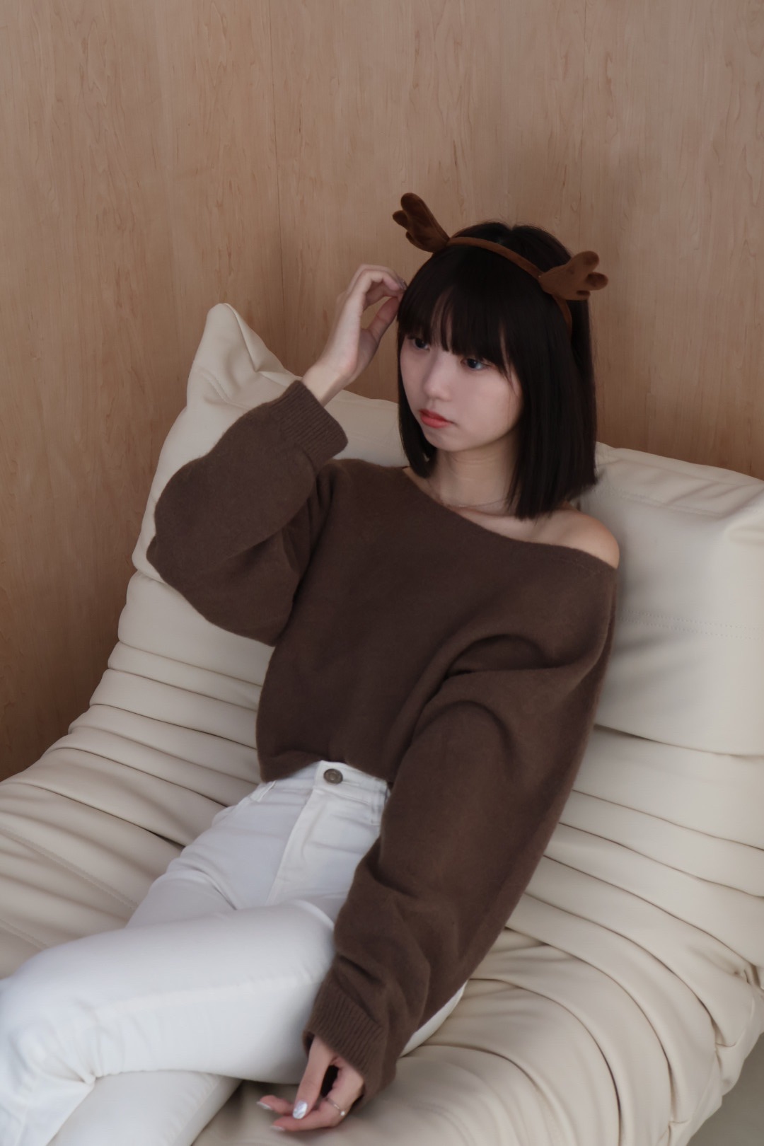 小鹿純慾感斜肩針織