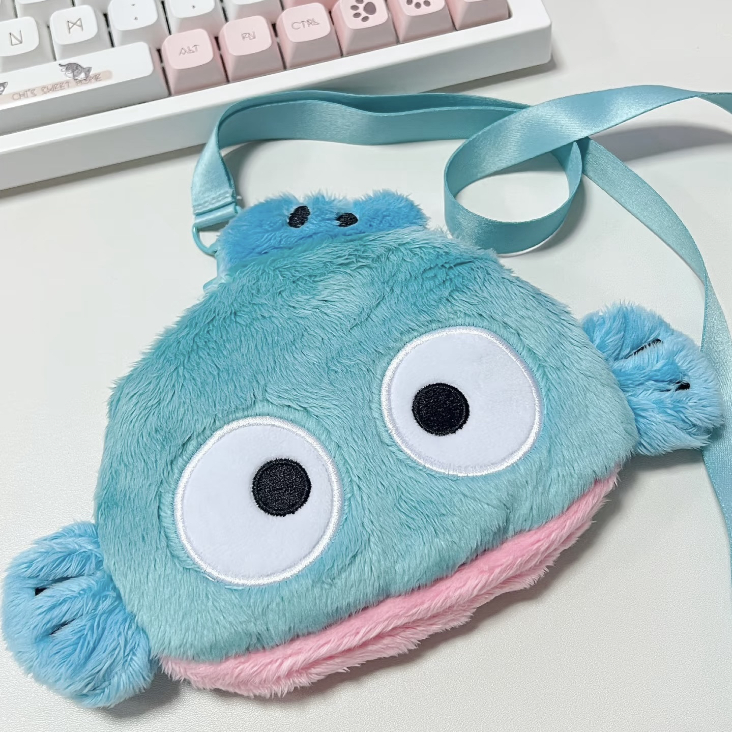 （預購商品❤️） 正版三麗鷗人魚漢頓毛絨掛脖零錢票卡包